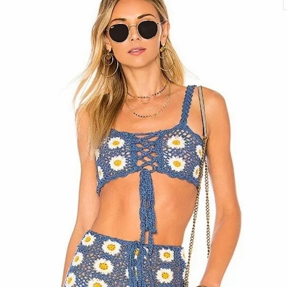 Lovers + Friends | Daisy Crop Top - Picture 2 of 6